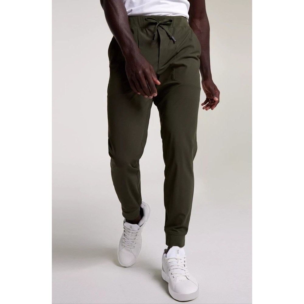 NWT VRST Limitless Slim Fit Extra Comfort Joggers 2XL 27in. Inseam 4 way stretch